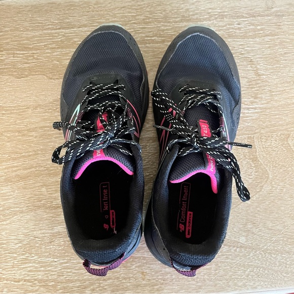 New Balance 410v8 Womens 9.5 Trail Running Shoes Pink Black - Picture 6 of 11